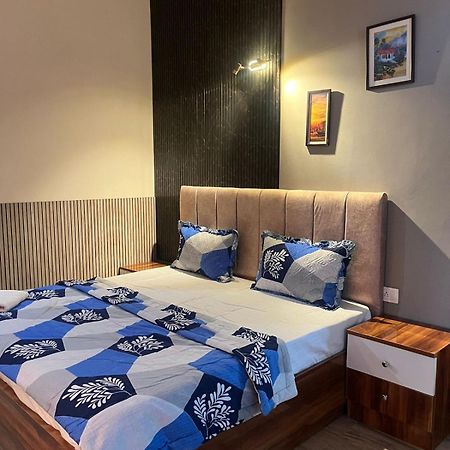 Studio Apartment In Greater Noida Exterior photo